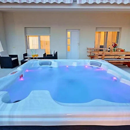 Sweet With Jaccuzi&sea View Apartman