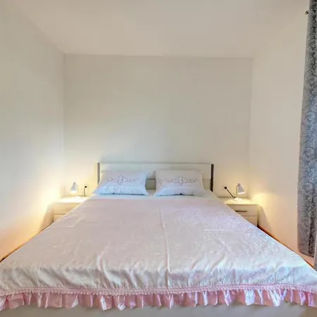 Apartman Sweet With Jaccuzi&sea View Seget Vranjica