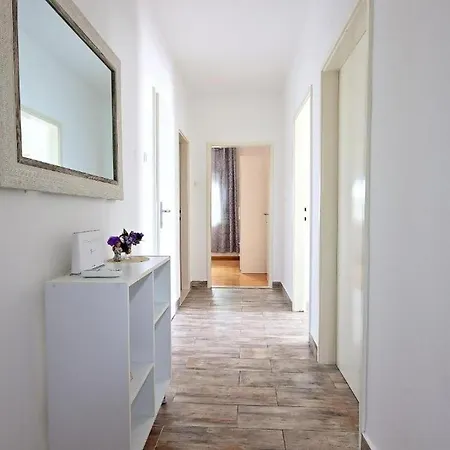 Sweet With Jaccuzi&sea View Apartman Seget Vranjica