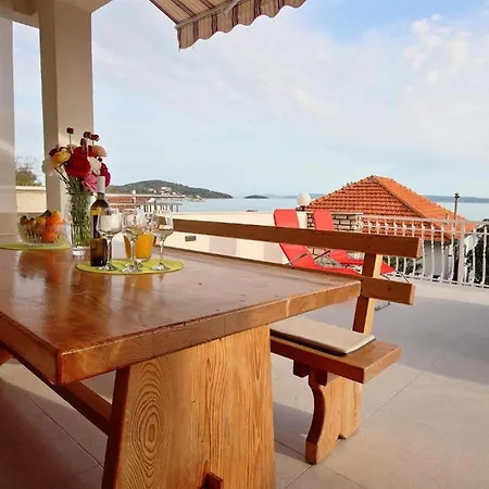 Sweet With Jaccuzi&sea View Apartman