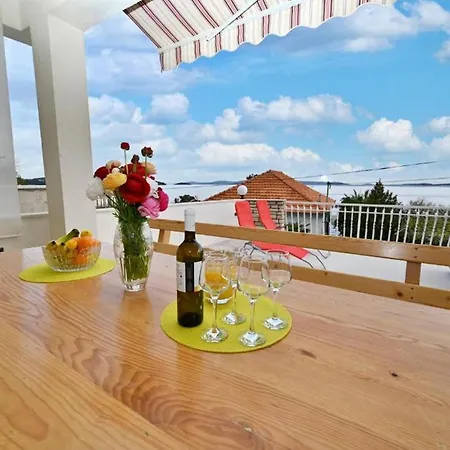 Sweet With Jaccuzi&sea View Apartman Seget Vranjica