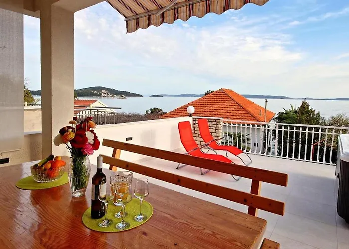 Sweet With Jaccuzi&sea View شقة *