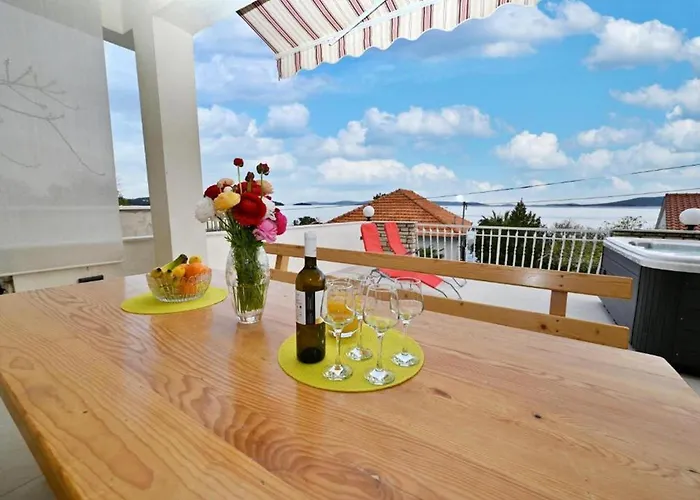 Sweet With Jaccuzi&sea View شقة سيغيت فغانييتْسا